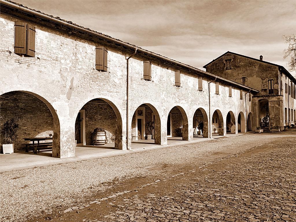 Вилла Antica Grancia Benedettina Колорно Экстерьер фото